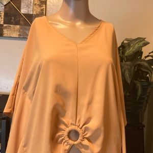 Mustard color women’s slouching blouse, used worn a few times.